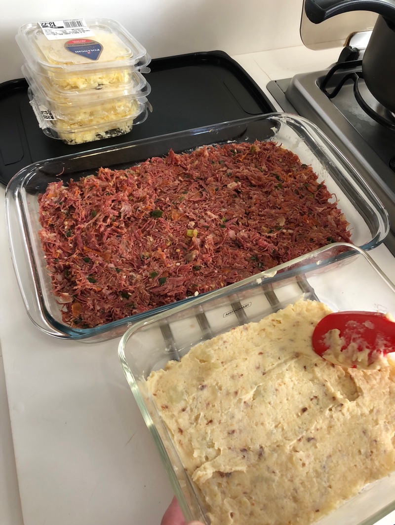 Escondidinho de carne seca